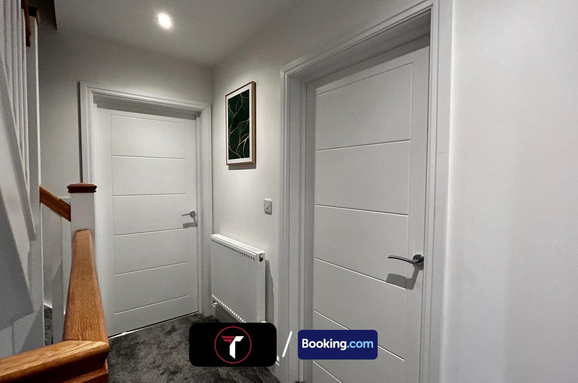 Spacious 4 Bedroom By Tara Stays Short Lets & Serviced Accommodation Aldershot With Free Wifi & Garden Екстериор снимка